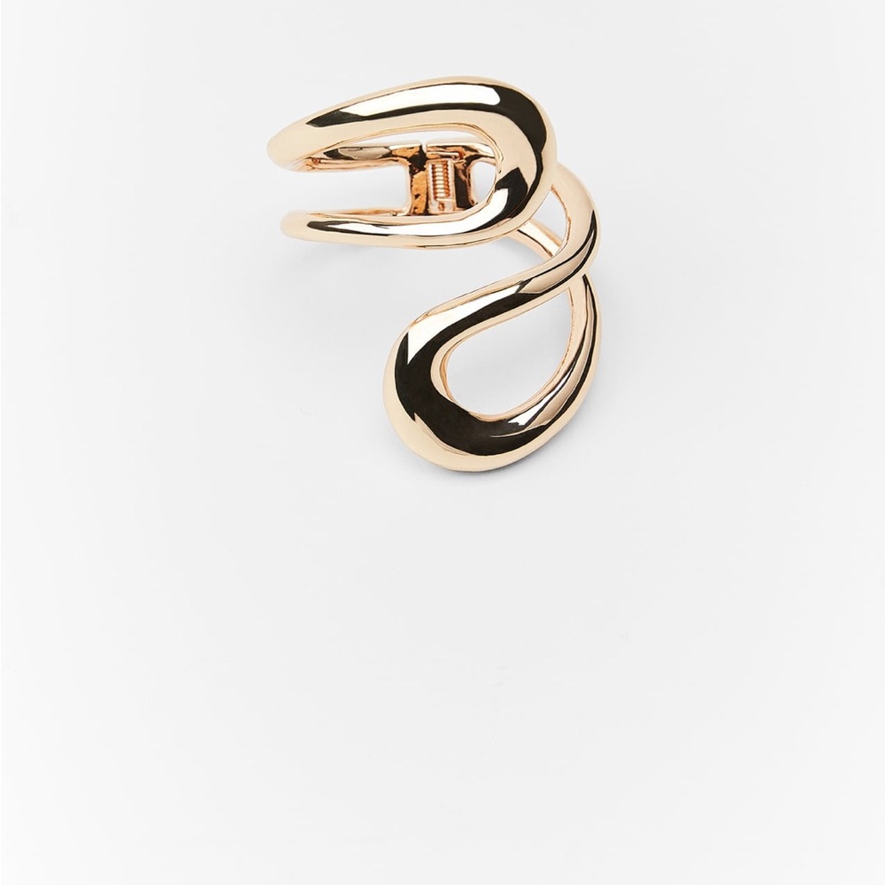 Zara metal bracelet (sold out now)